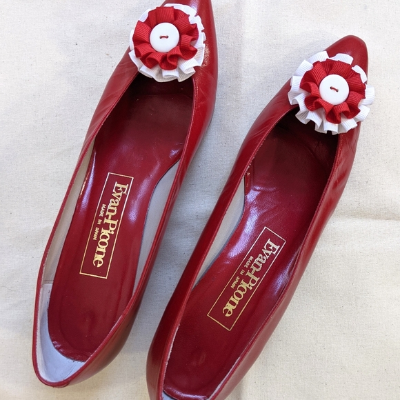 Evan Picone Vintage 1980s cherry red kitten heels, size 7N - Picture 4 of 5